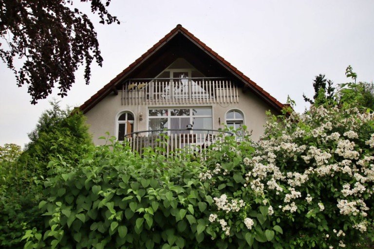 Hausansicht Bielefeld Mehrfamilienhaus Verkauft! Kernsaniertes Landhaus in idyllischer Lage!