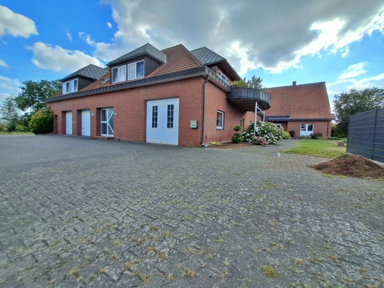 20250820 172628 Halle (Westf.) Mehrfamilienhaus Gepflegtes Mehrfamilienhaus mit vier Wohneinheiten in Halle (Westf.)!