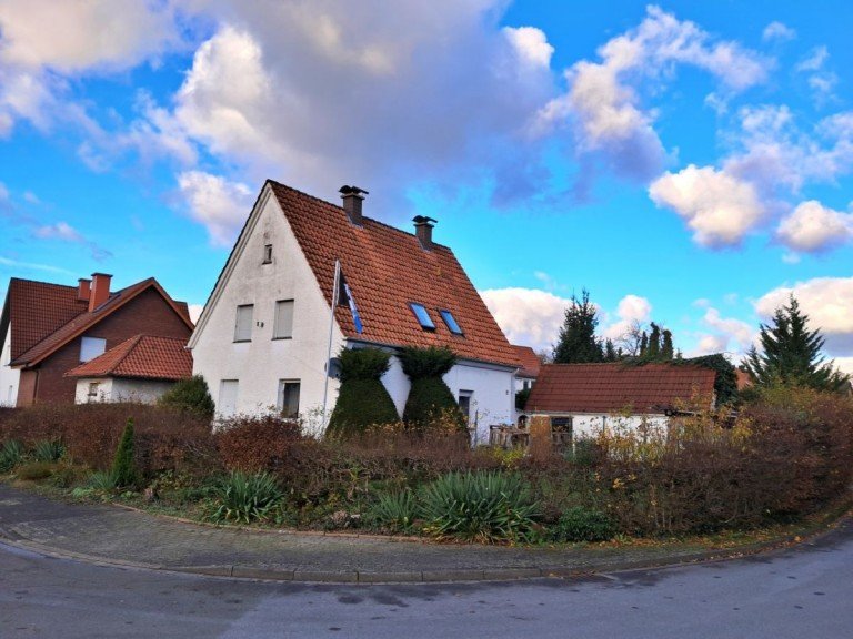 Hausansicht Halle (Westf.) Wohngrundst�ck Attraktives Baugrundst�ck mit Abrisshaus in guter Lage von Halle (Westf.)!